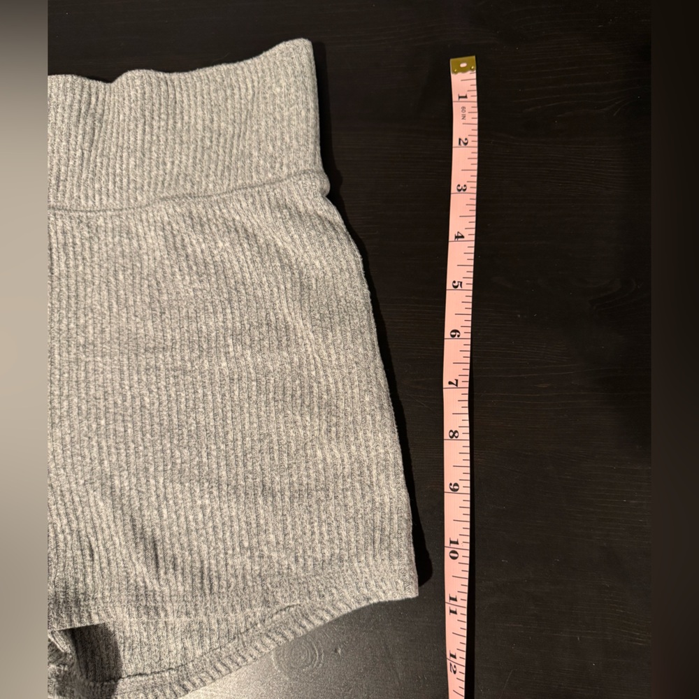 Abercrombie and Fitch Size Medium Cozy Waffle Lounge Shorts - Picture 6 of 7